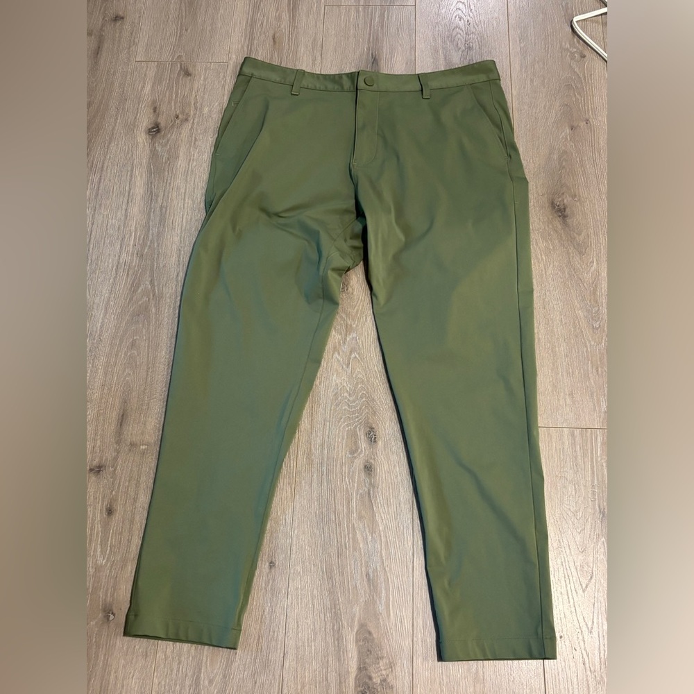 RHONE Commuter Olive Pants. Size 35
